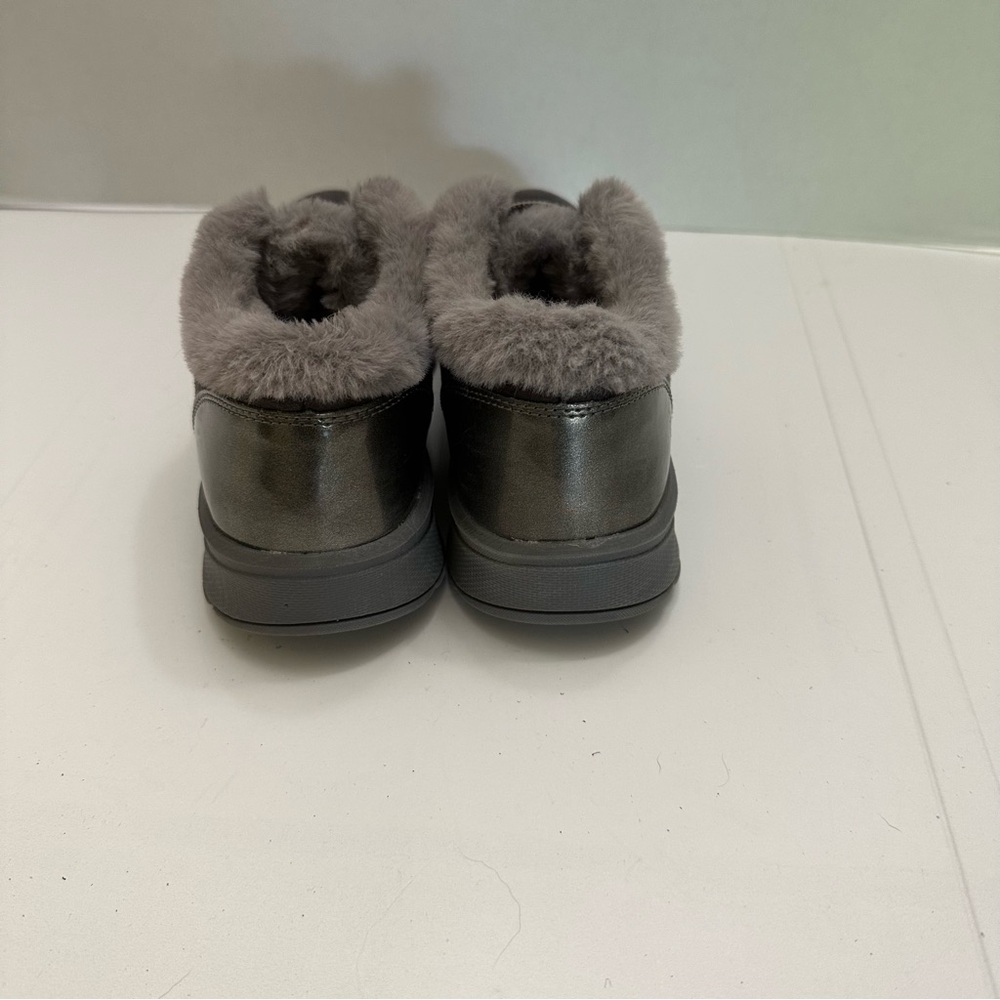BZees Gray Faux Fur Trim Washable Slip-on Booties Women’s Sz 7 - Picture 5 of 6
